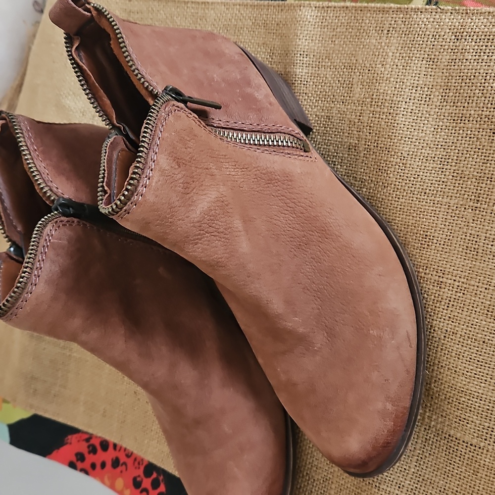 Lucky Brand Tan Leather Ankle Boots Size 8